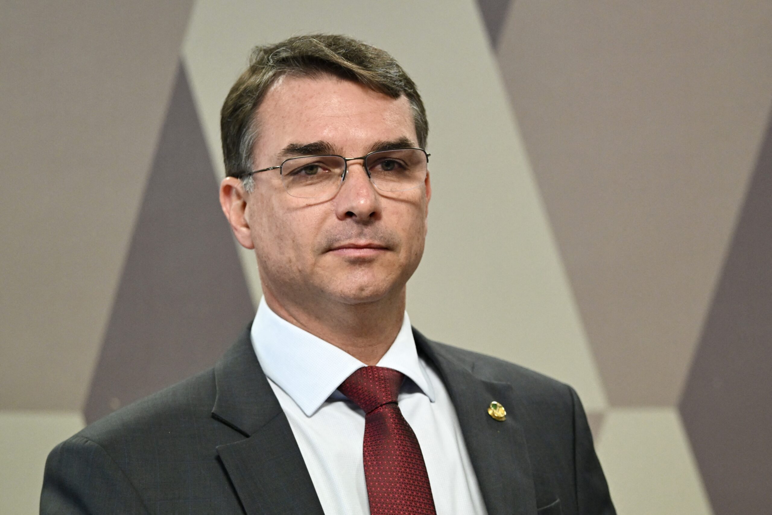 BTG prevê Bolsa até 45% maior se Flávio Bolsonaro vencer eleição